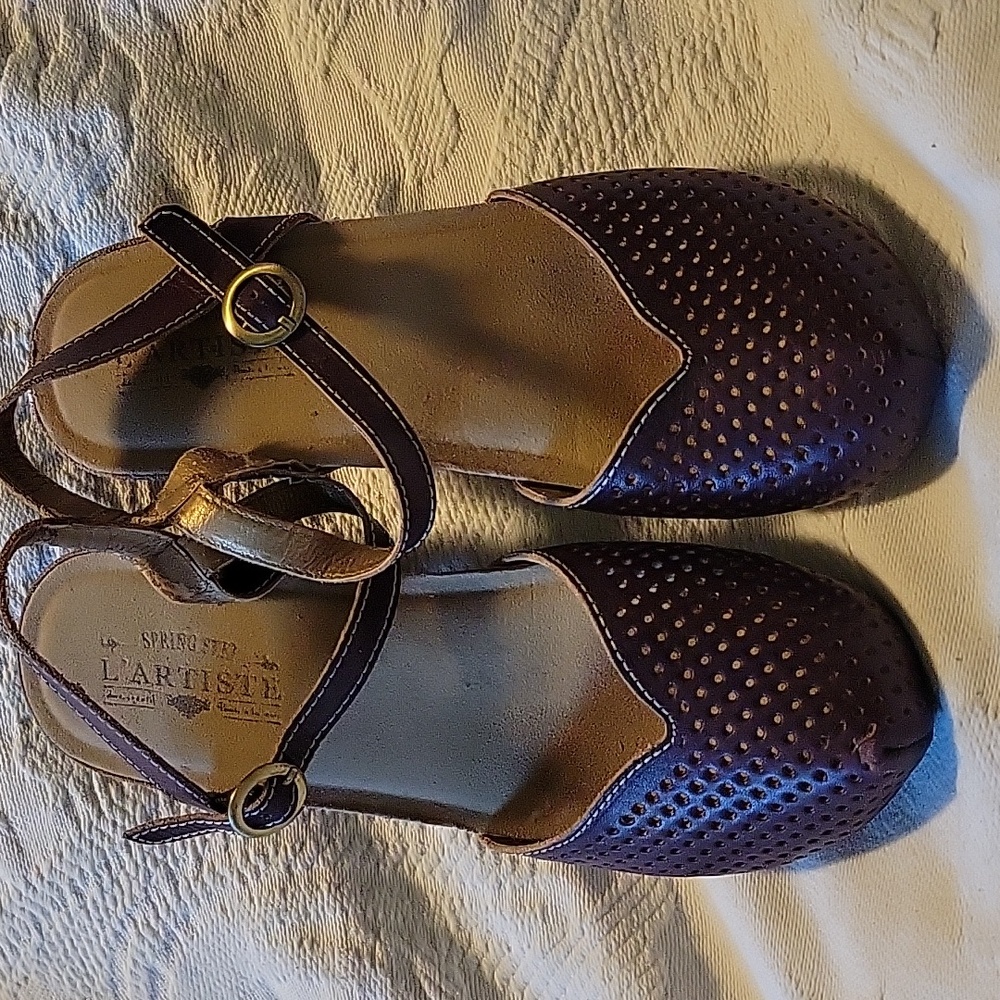 L’Artiste Spring step purple sandals. Womens. Size 37